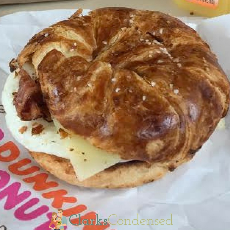 10 Awesome Ways to Eat A Croissant