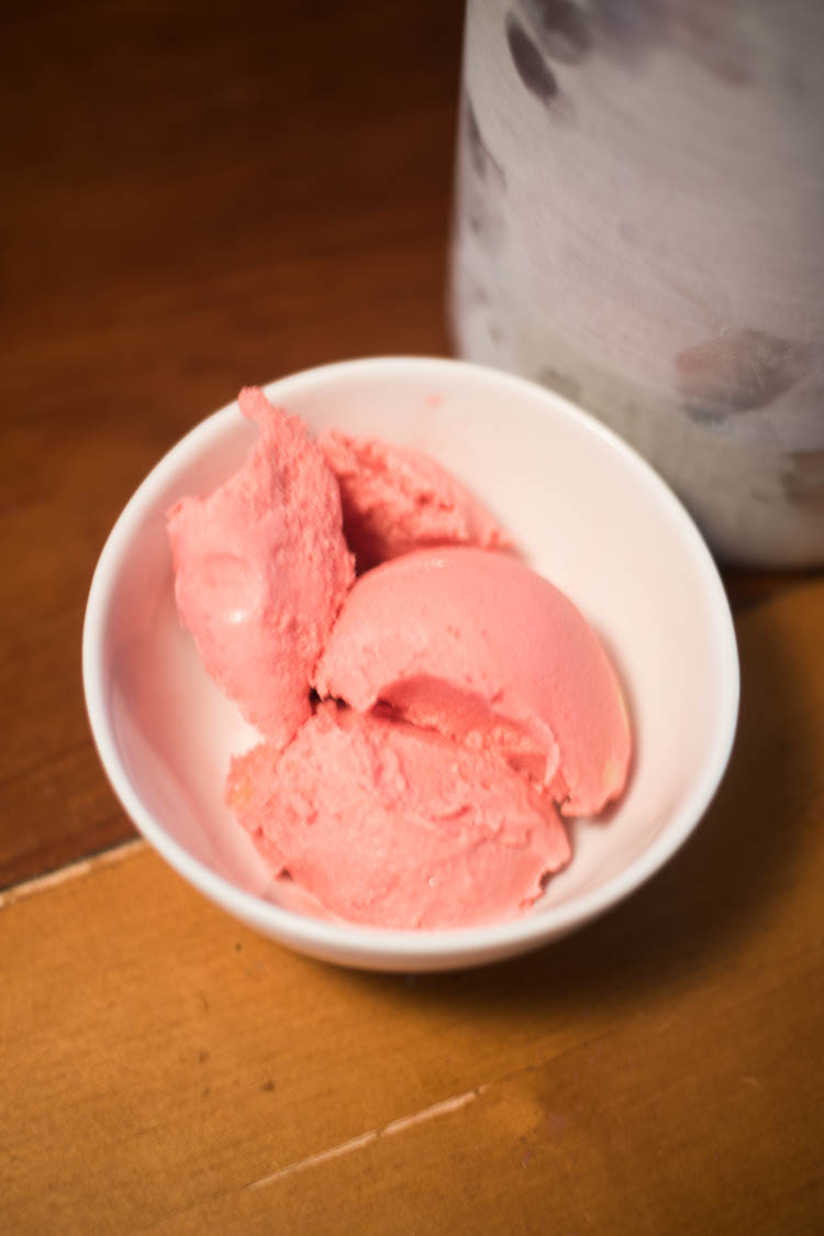 https://www.clarkscondensed.com/wp-content/uploads/2018/08/how-to-make-homemade-ice-cream-5-of-10.jpg
