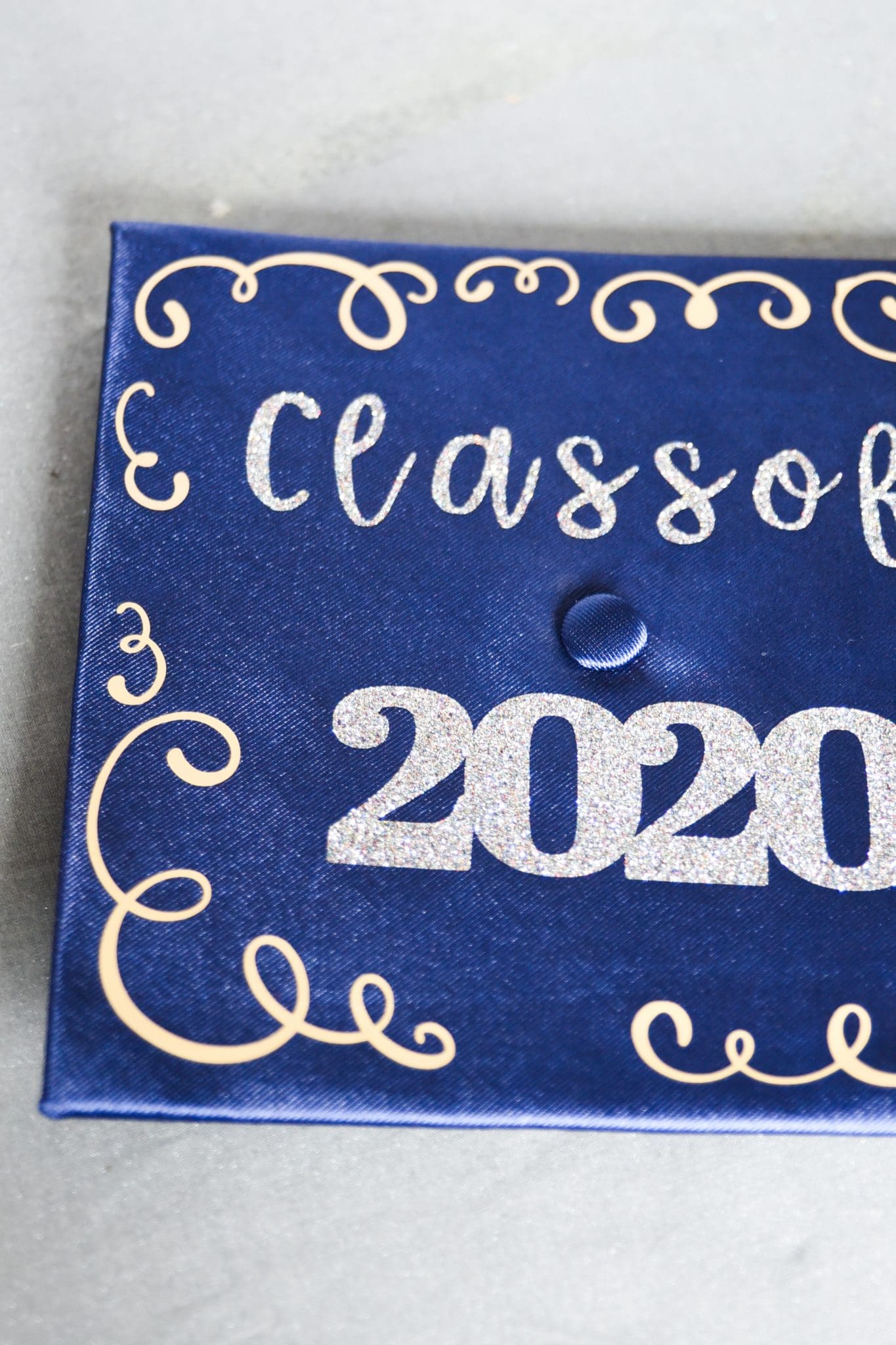 How to Decorate a Graduation Cap with Vinyl - Cricut Tutorial 2023 ...