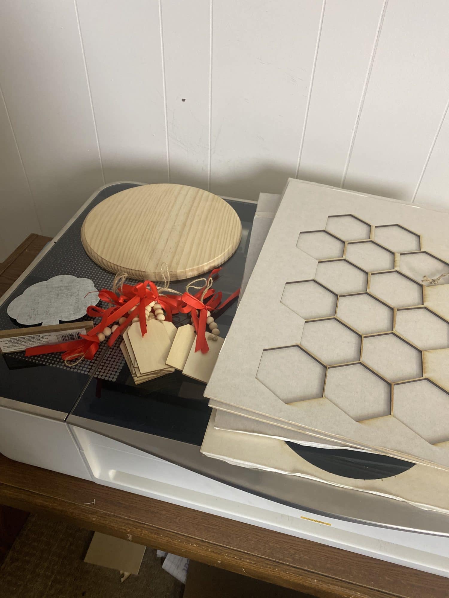Glowforge is making materials that its laser cutters can automatically  recognize