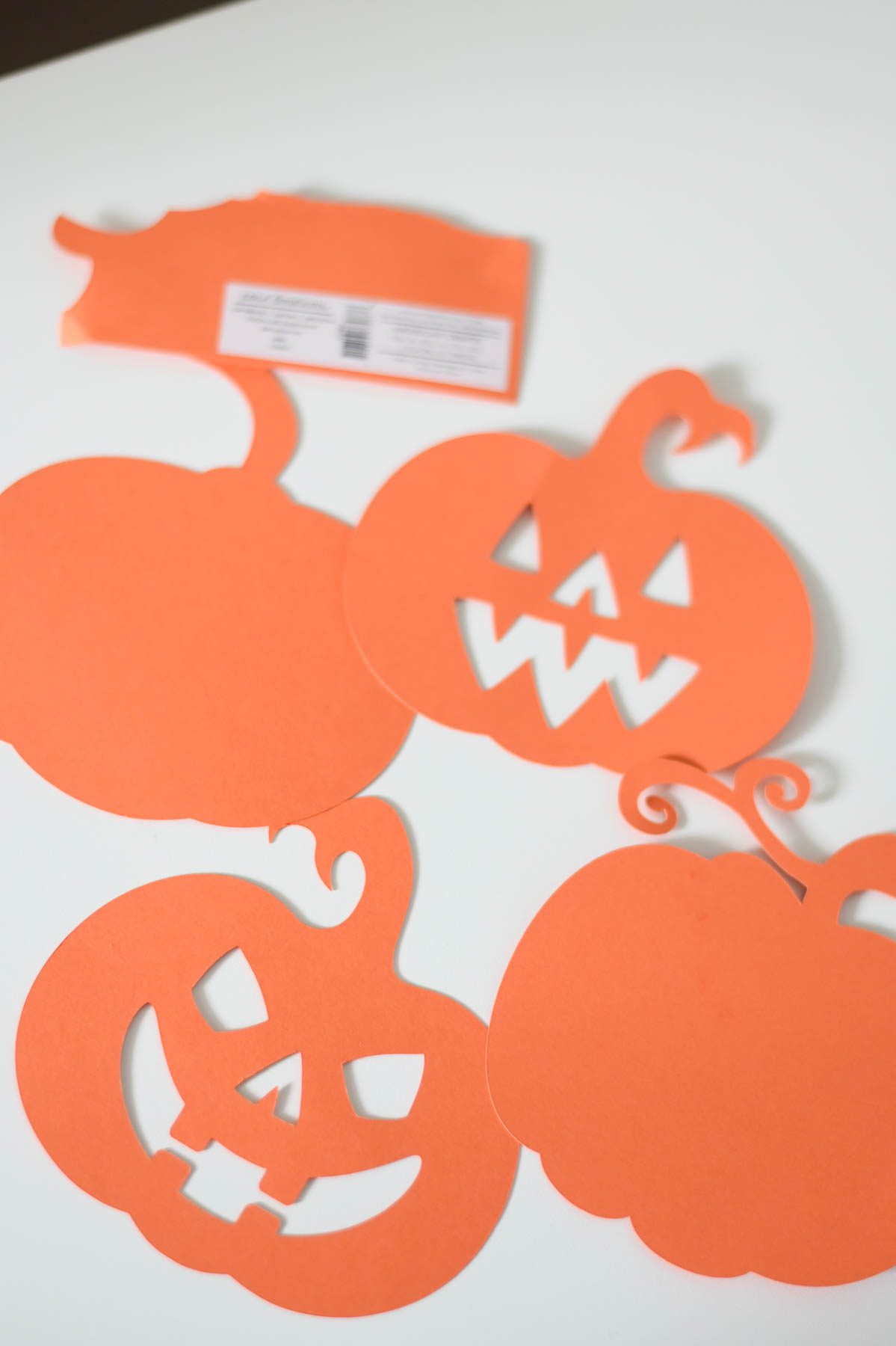 How to Cut Cardstock with Cricut: Step-by-Step Guide (2024) - Clarks ...